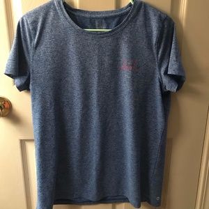 Vineyard Vines performance top